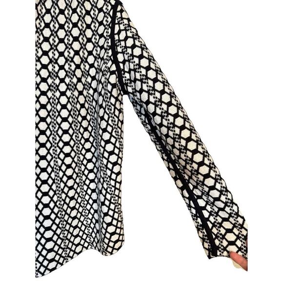 Chicos Women Reversible Geometric Soft Knit Cardigan Sweater Size XL Black White - Picture 8 of 10